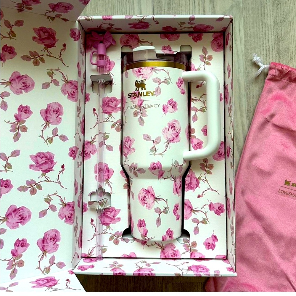 Stanley x Love Shack Fancy Quencher Tumbler 40 OZ Ribbon Rosa